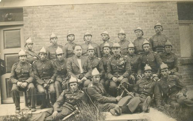 Strażacy z Chełmka, zdjęcie wykonano 15 sierpnia 1934 roku.