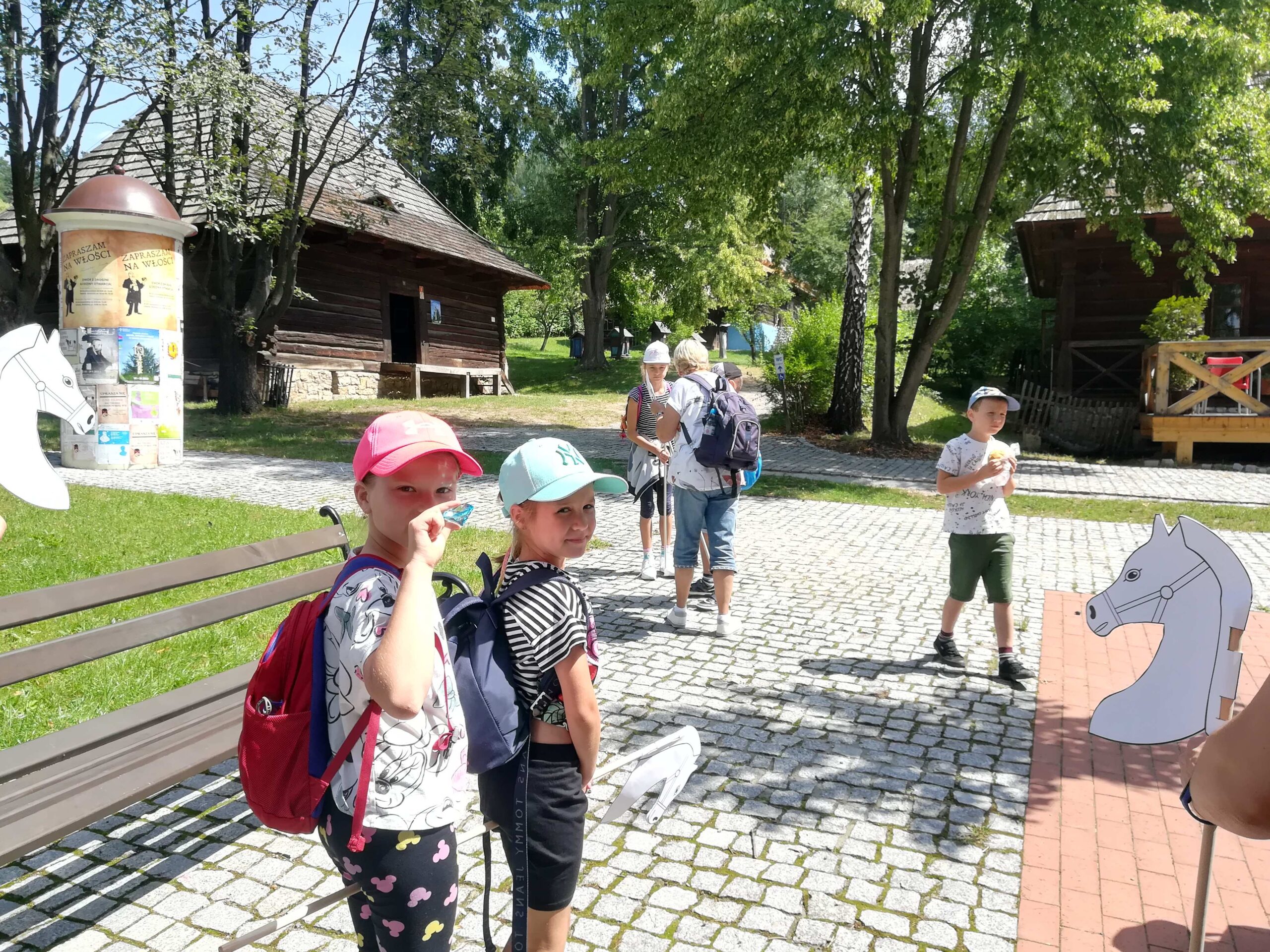 295645922_602458351269632_6205118245193048279_n1