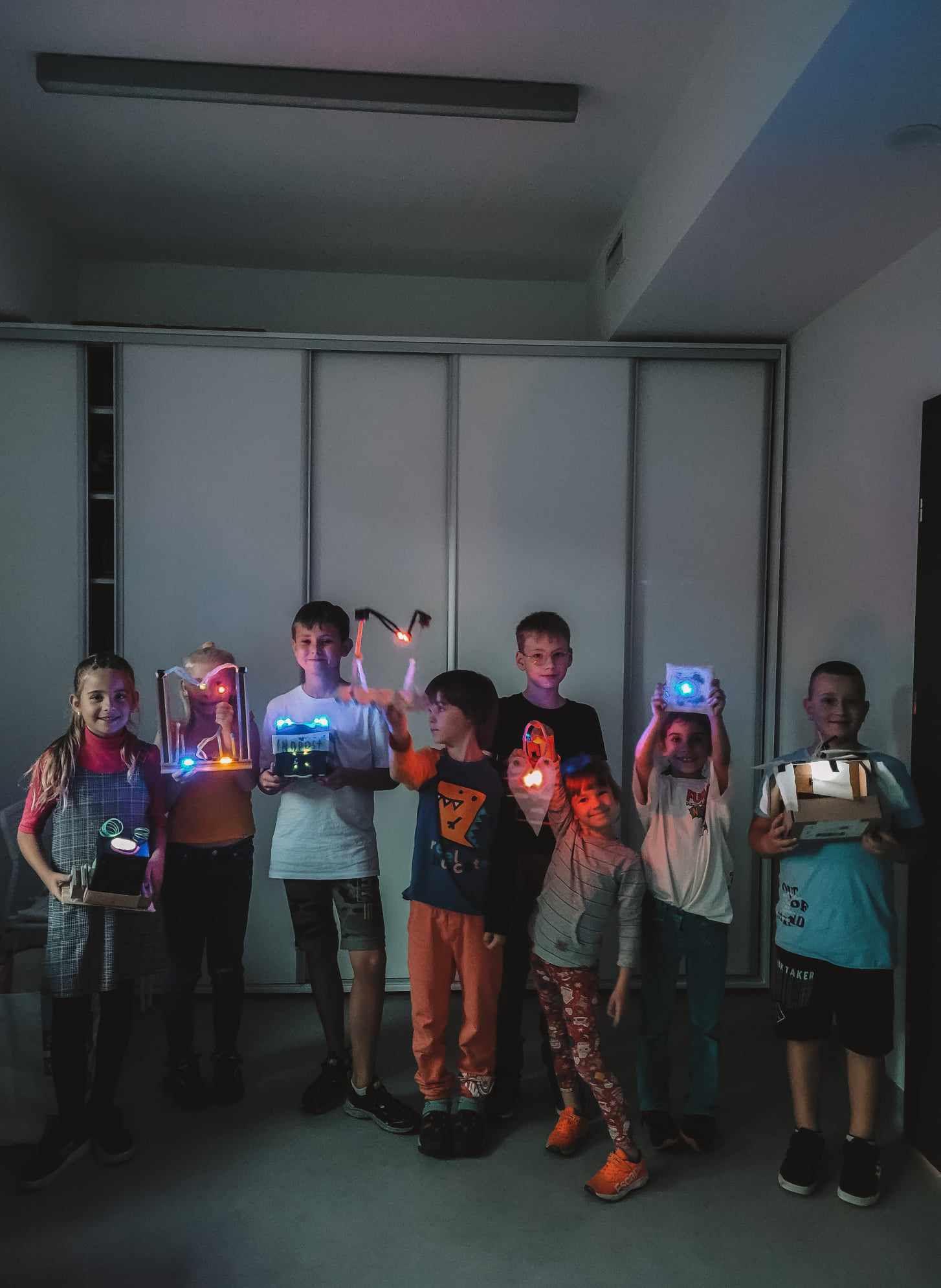 received_305218158795651