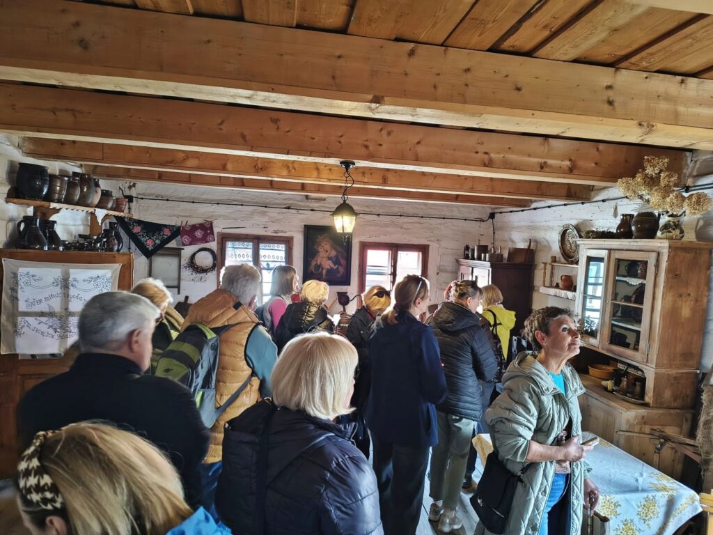 Piknik w kregu asia0166