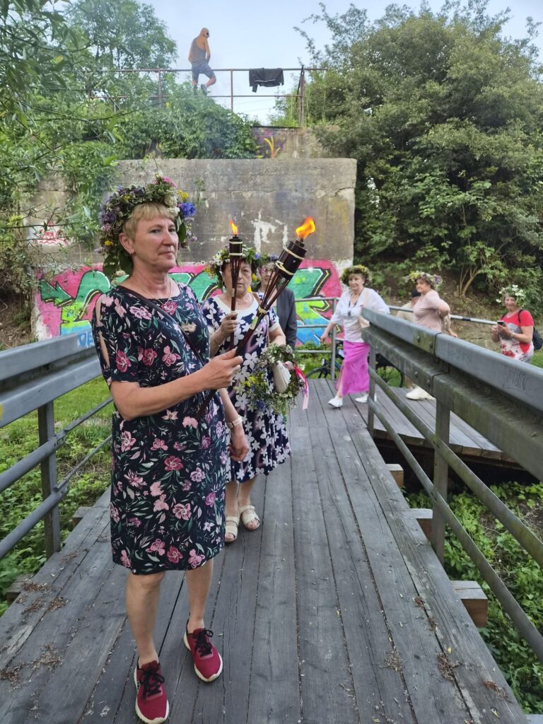 Piknik w kregu asia0127 1